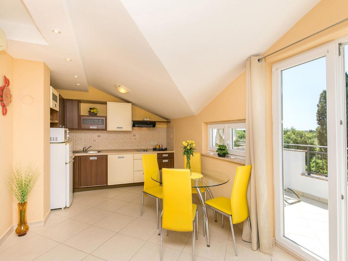 Apartment Labinjan Пореч Екстериор снимка