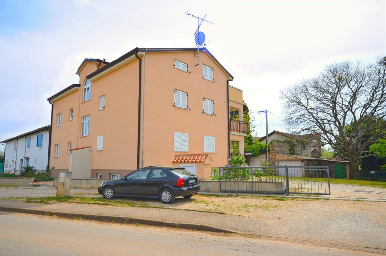 Apartment Labinjan Пореч Екстериор снимка